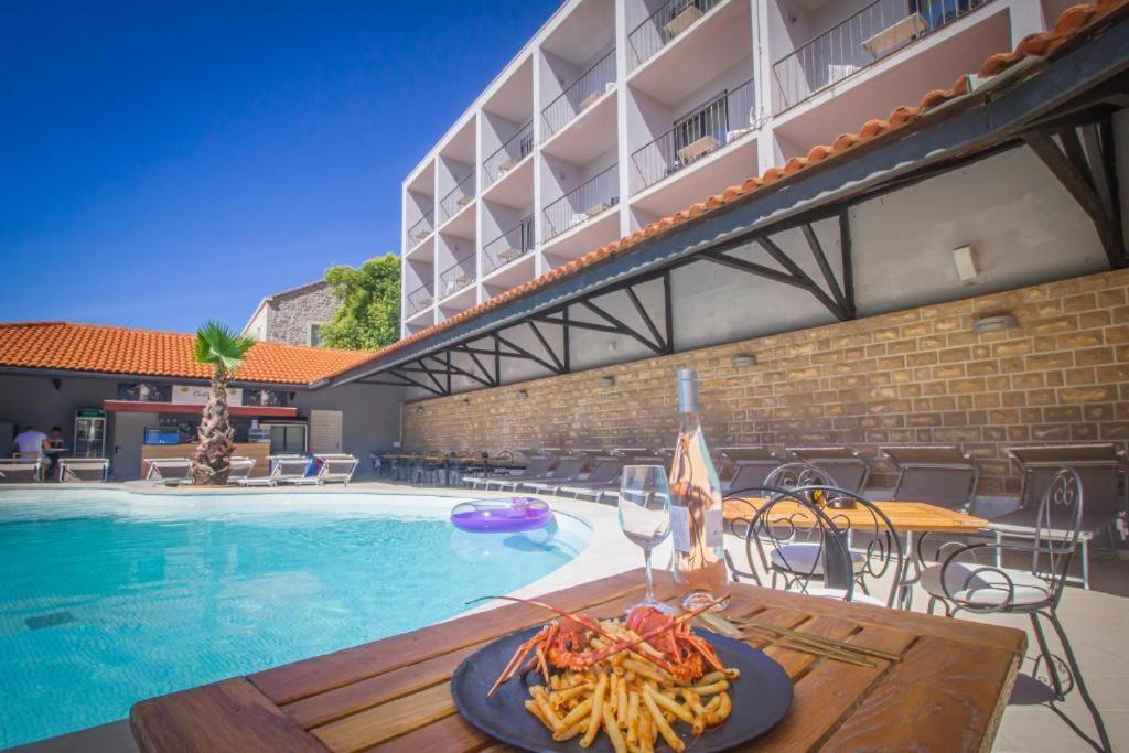 Hotel Lumbarda Exterior photo
