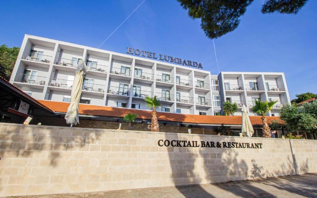 Hotel Lumbarda Exterior photo