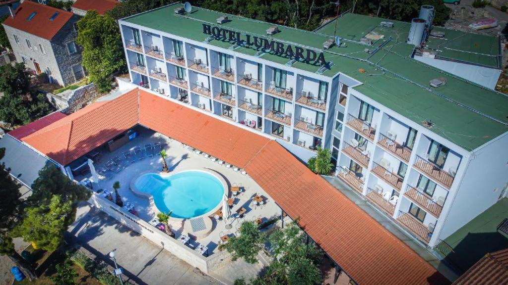 Hotel Lumbarda Exterior photo